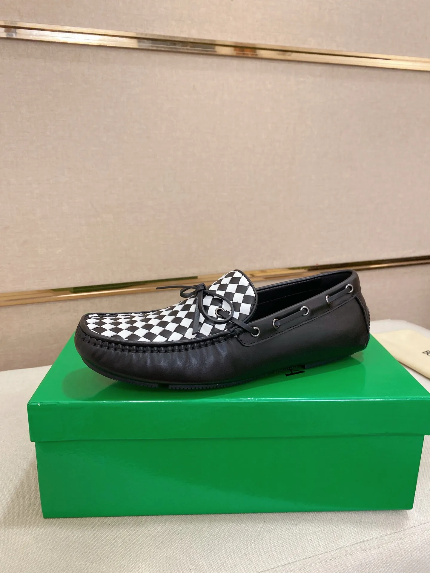 Men's shoes 💰 400💰 (Niu Li + Niu Pad) [BV] latest hot style‼ ️Casual men's shoes, uppers imported first-layer cowhide ➕Full imported cowhide lining✔️Exquisite workmanship, excellent foot feel, special rubber soles✔️, cool and fashionable, the latest fashion, fashionable outsole, hurry up. Code number: 38-44 (can be customized to 37.45, non-refundable)